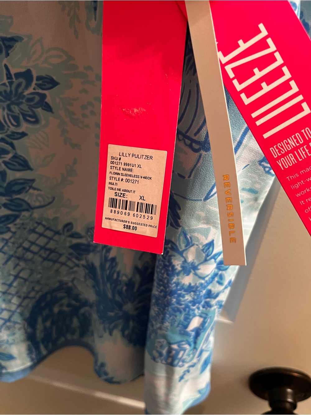 Lilly Pulitzer Blue & White Florin V-Neck Tank - Picture 2 of 4